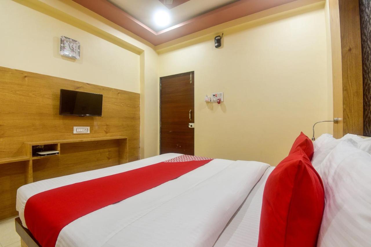 Oyo 60773 Ruchita Loadging & Boarding Hotel Bombay Exterior foto