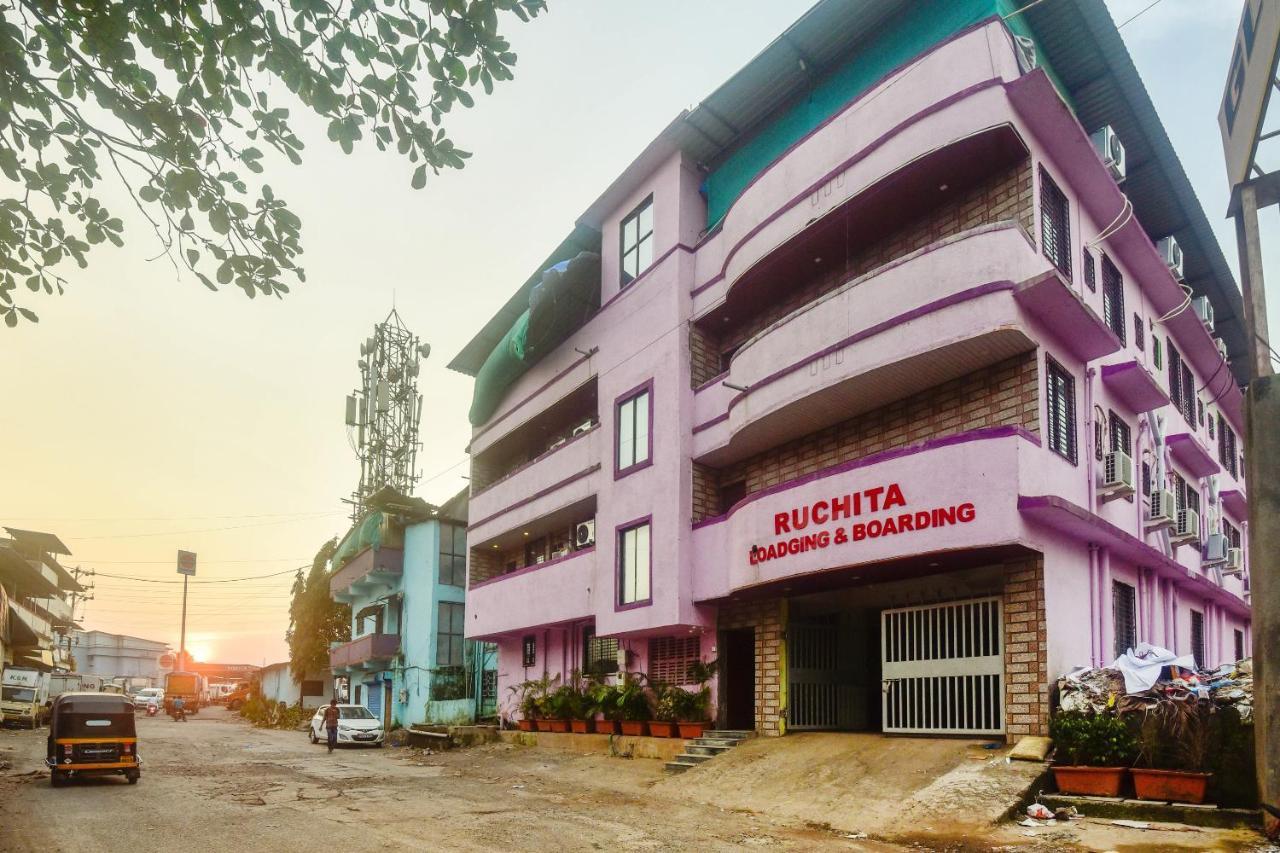 Oyo 60773 Ruchita Loadging & Boarding Hotel Bombay Exterior foto