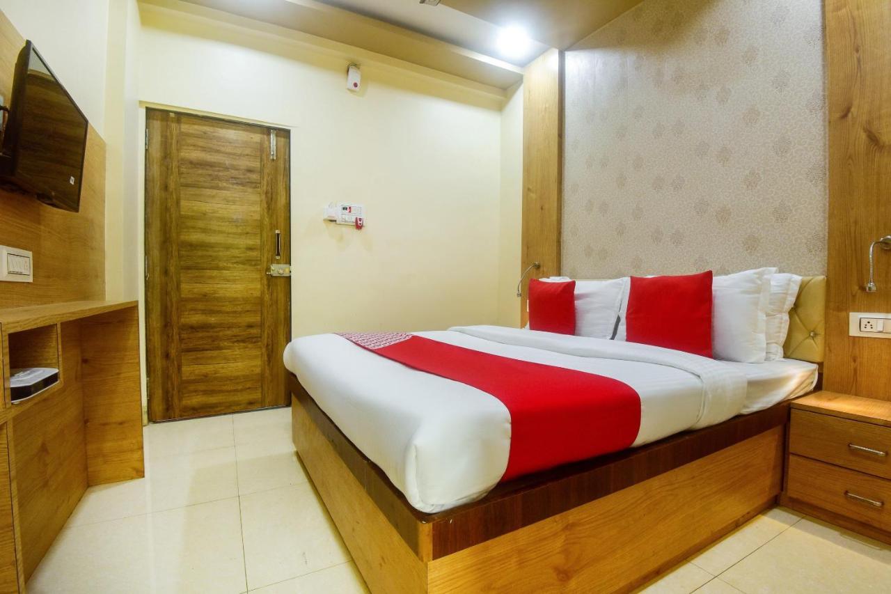 Oyo 60773 Ruchita Loadging & Boarding Hotel Bombay Exterior foto
