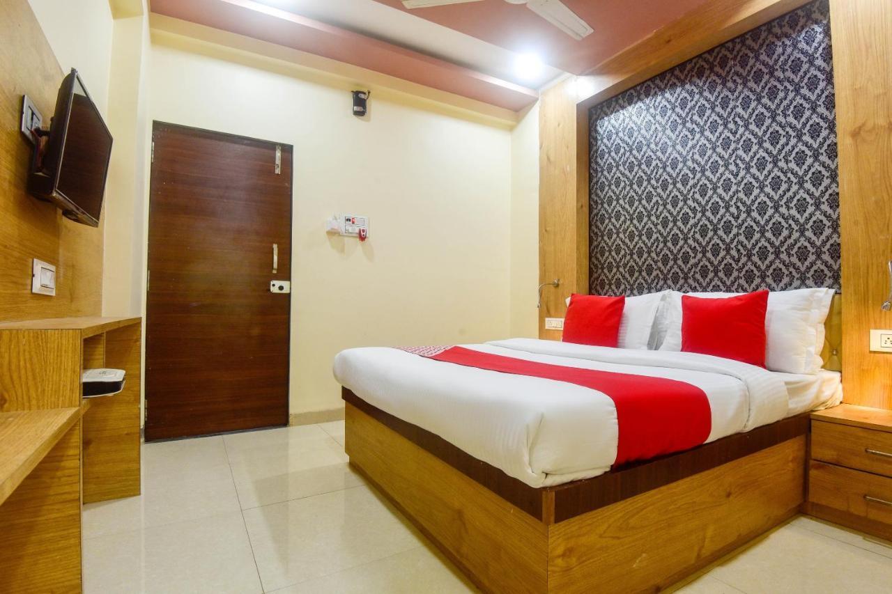 Oyo 60773 Ruchita Loadging & Boarding Hotel Bombay Exterior foto