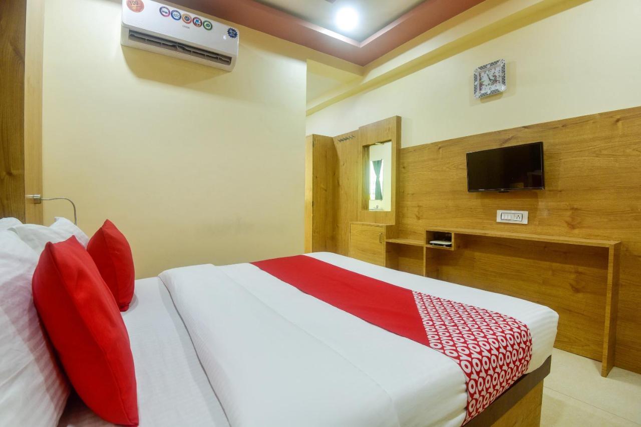 Oyo 60773 Ruchita Loadging & Boarding Hotel Bombay Exterior foto