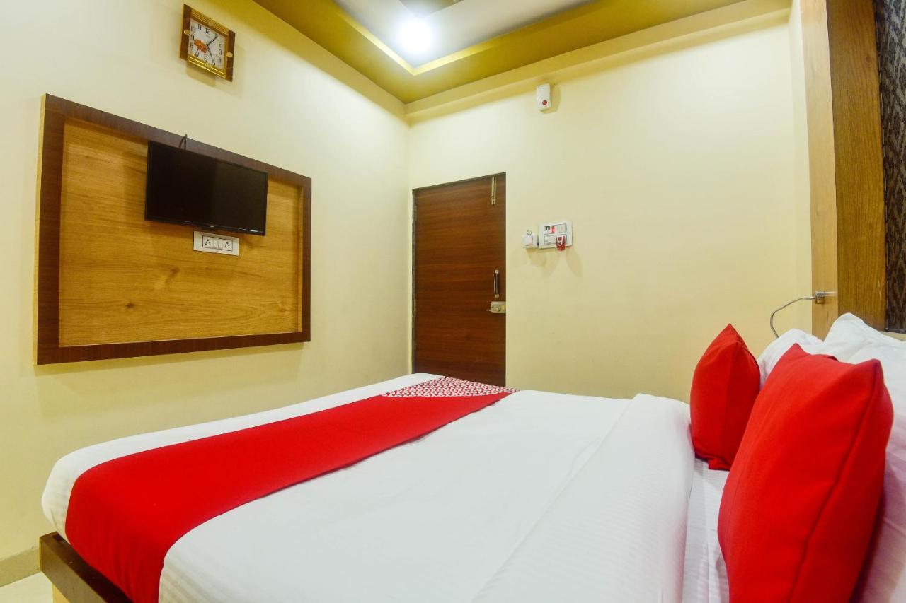 Oyo 60773 Ruchita Loadging & Boarding Hotel Bombay Exterior foto