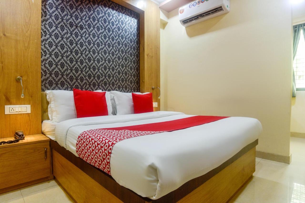 Oyo 60773 Ruchita Loadging & Boarding Hotel Bombay Exterior foto