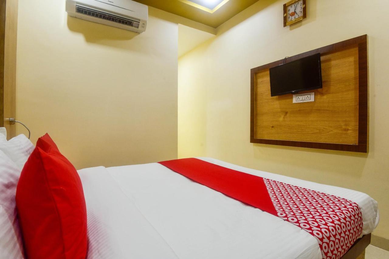 Oyo 60773 Ruchita Loadging & Boarding Hotel Bombay Exterior foto