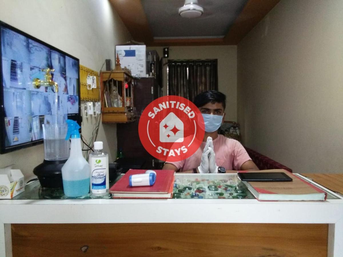Oyo 60773 Ruchita Loadging & Boarding Hotel Bombay Exterior foto